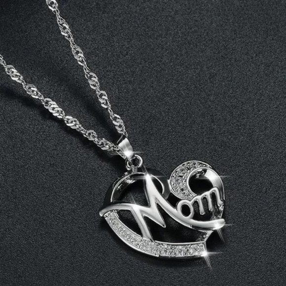 “Mom” in my Heart 925 Necklace - Picture 5 of 13